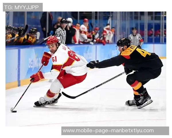 穆勒分享冰球比赛观赛照片感谢好友邀请丰富业余生活